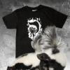 T-shirt filmowy Neli ze skunksem - Przytul Skunksa
